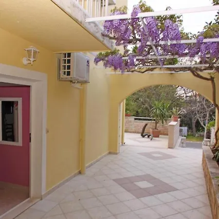 Marinessa Apartment Hvar Town